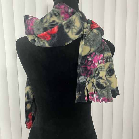 Handmade Skull Rose Spider Goth Print Anti-Pill Fleece Scarf Black Red Purple - Picture 5 of 10